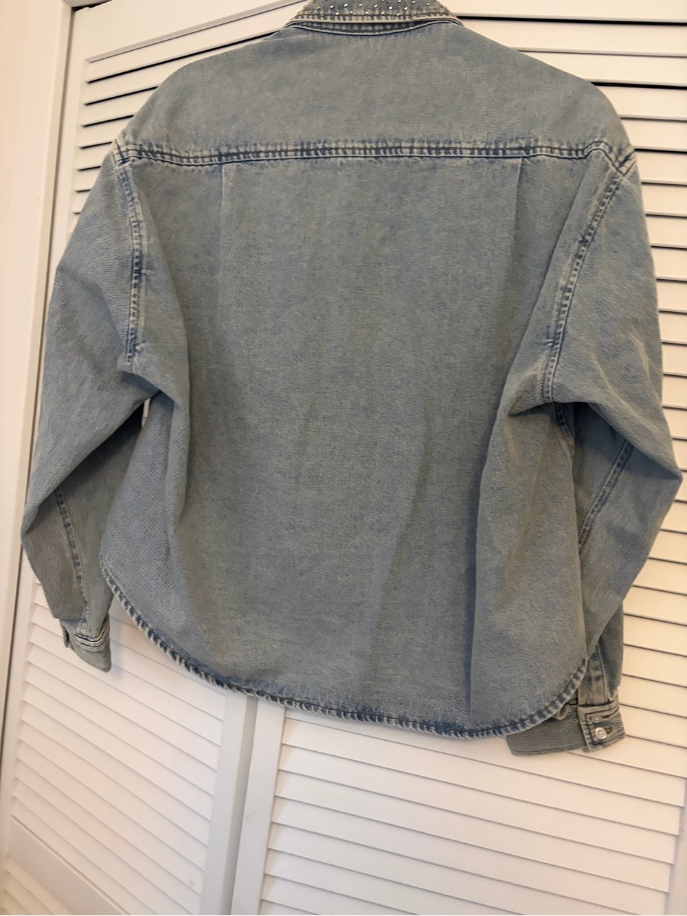 SANDRO
rhinestone-embellished cropped shirt Sz L - Picture 5 of 11